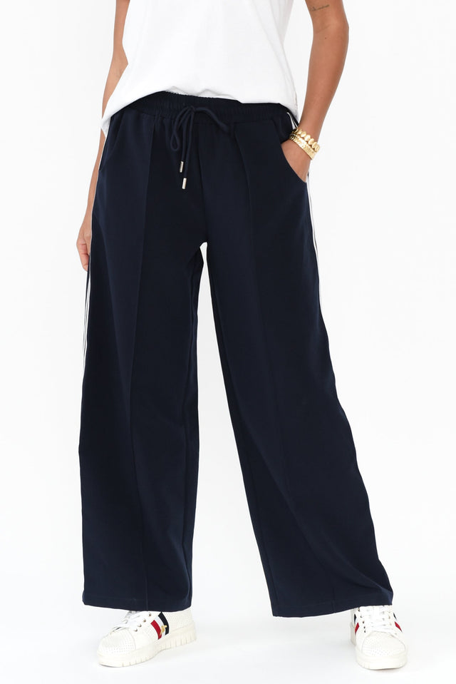 alt text|model:Brontie