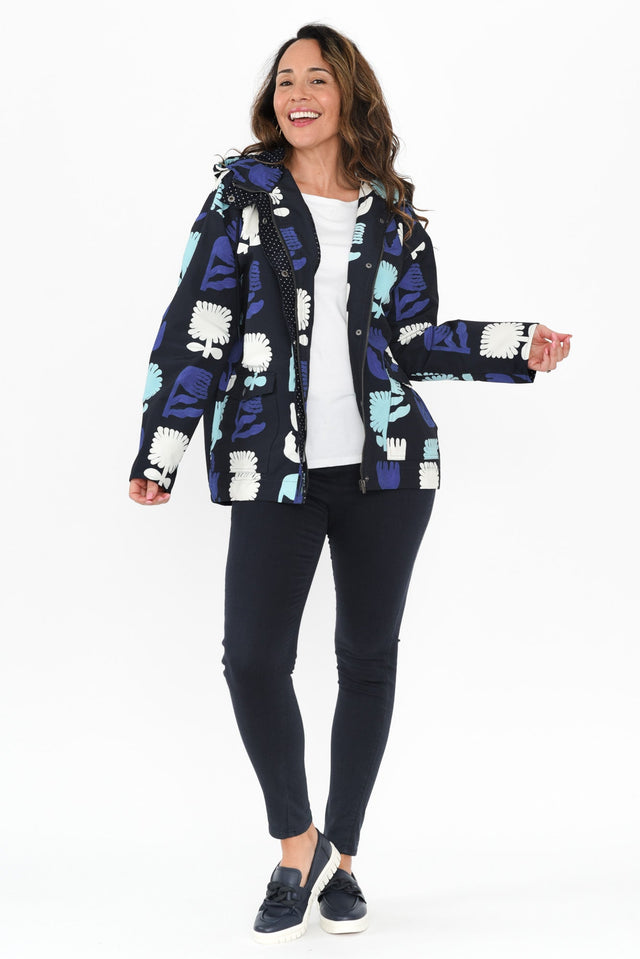 alt text|model:Nicole image 3