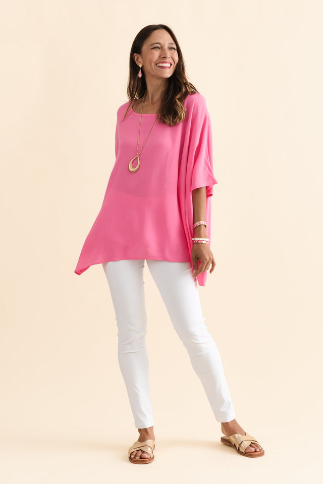 alt text|model:Cara image 3