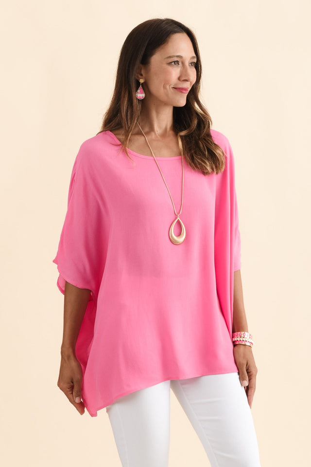 alt text|model:Cara image 4