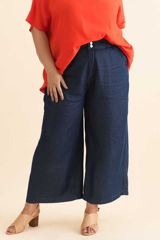 plus-size,curve-bottoms,plus-size-pants,alt text|model:Gabby