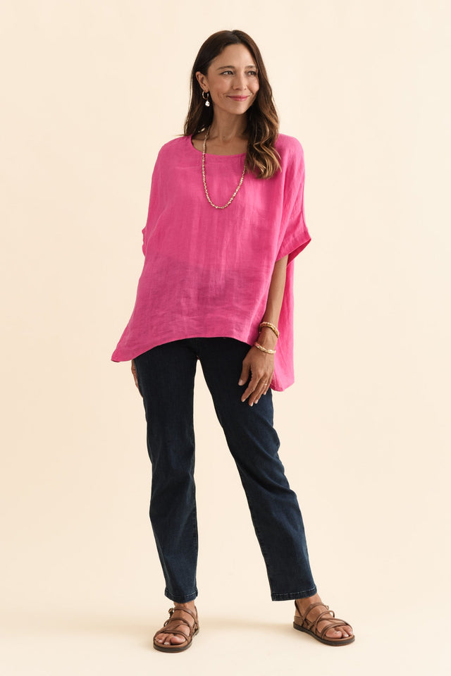 alt text|model:Cara image 4