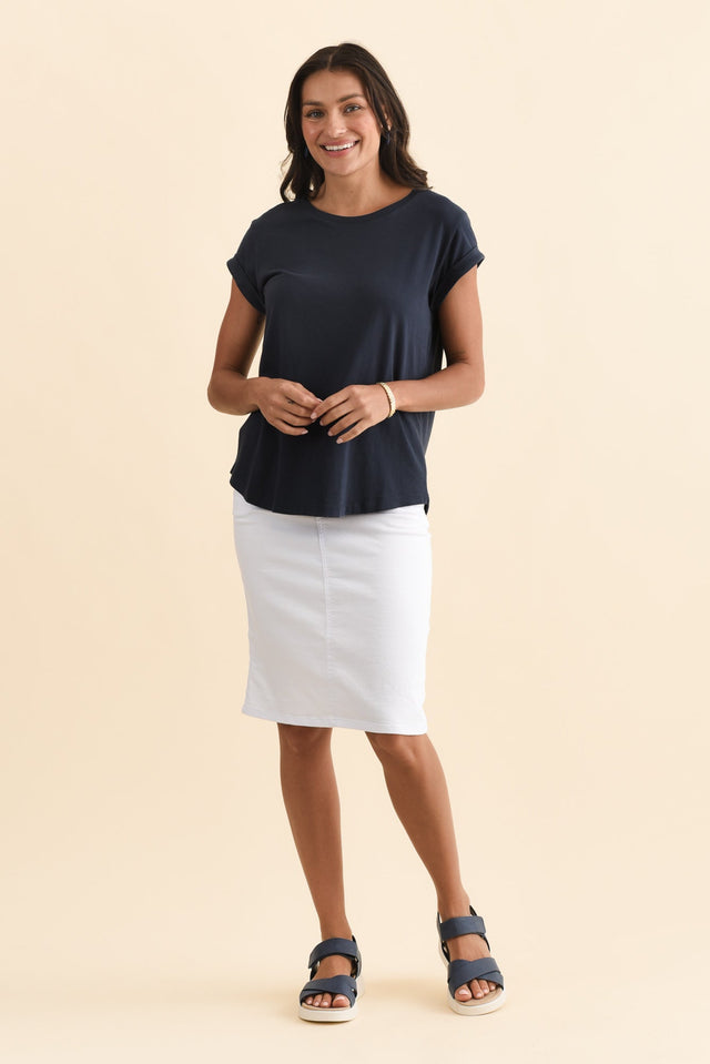 Manly Navy Cotton Tee,Brunette model,alt text|model:Brontie image 8