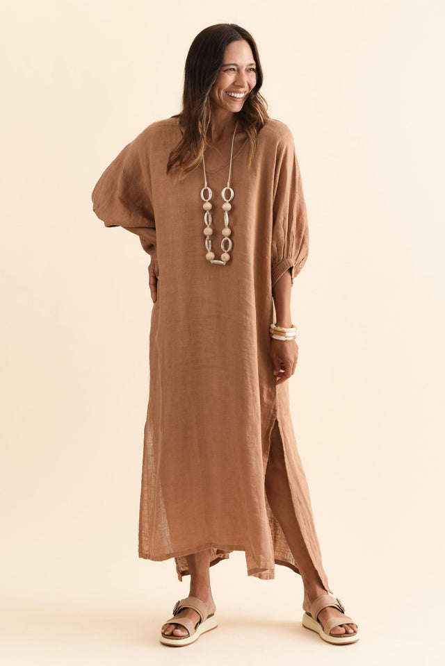 alt text|model:Cara image 8