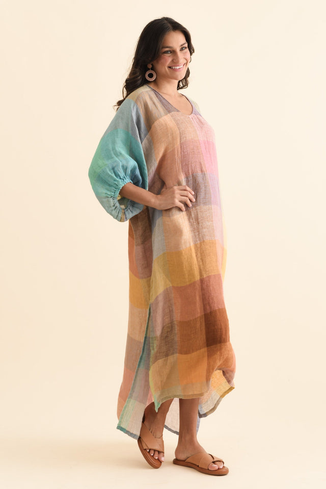 alt text|model:Brontie image 4