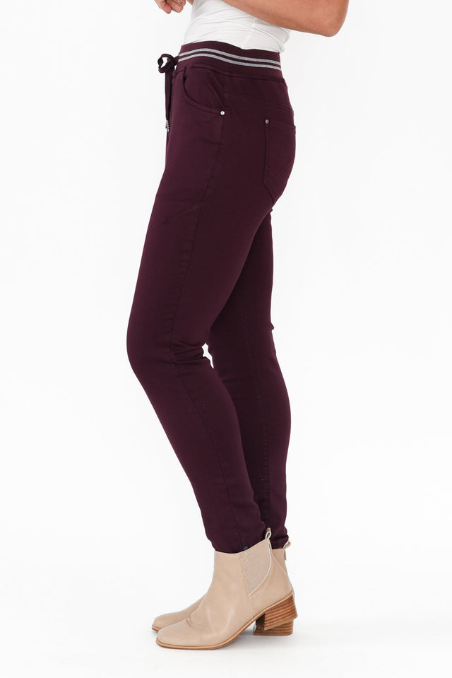 alt text|model:Valeria image 5