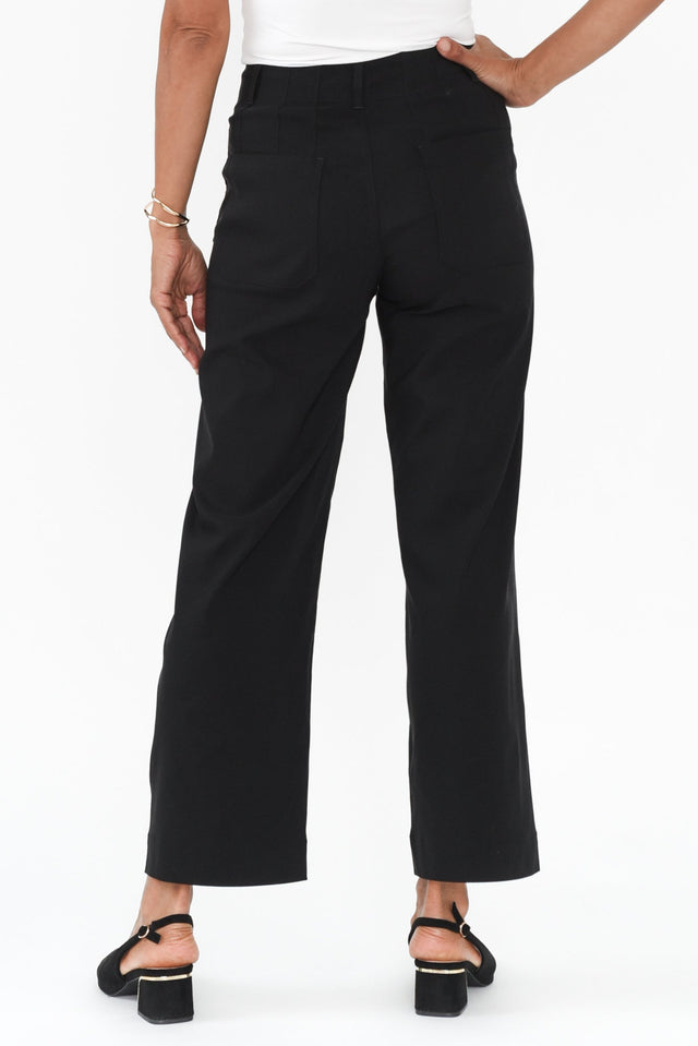 alt text|model:Cara image 5