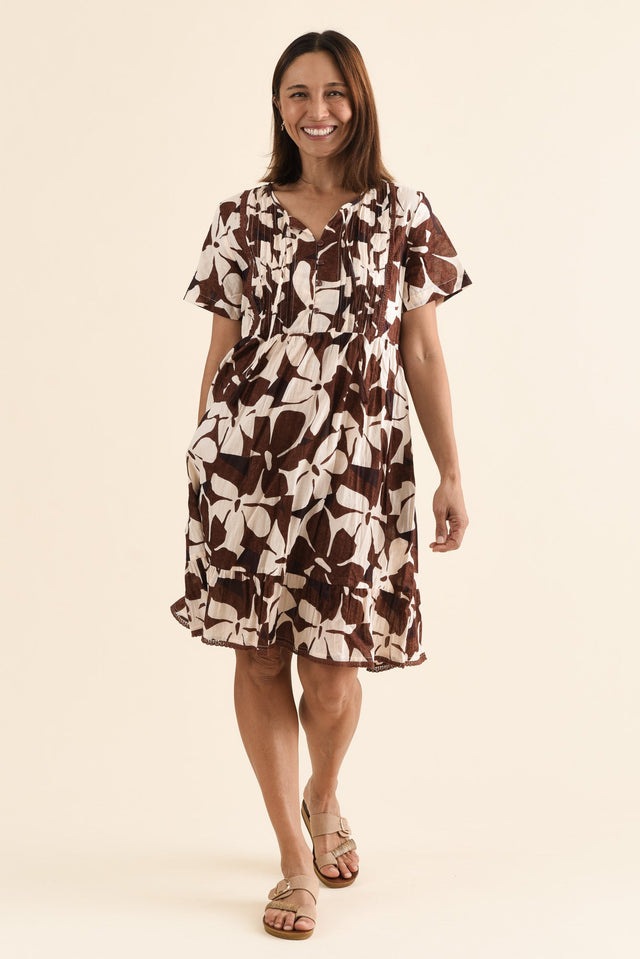 Marisol Chocolate Garden Crinkle Cotton Dress,Full Body,Brunette model,alt text|model:Cara image 6
