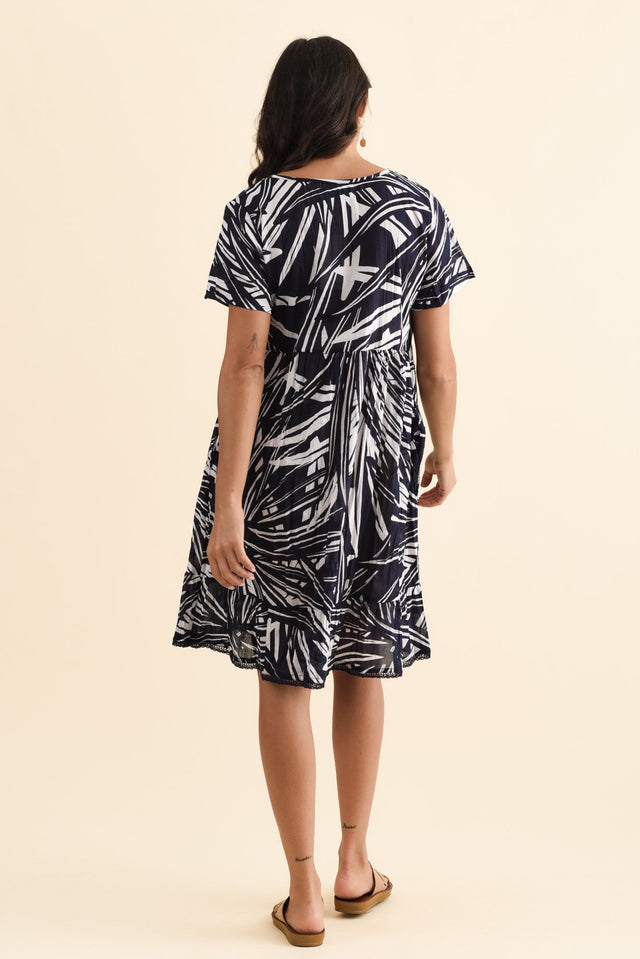 Marisol Navy Foliage Crinkle Cotton Dress,Brunette model,alt text|model:Brontie image 5