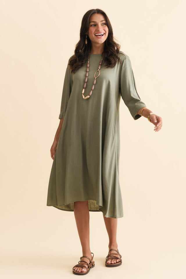 alt text|model:Brontie image 3