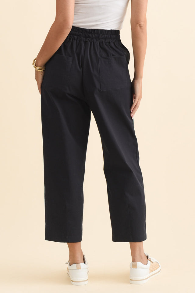Martin Navy Cotton Barrel Pants,Brunette model,alt text|model:MJ image 5