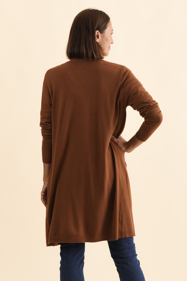 alt text|model:Cara image 6