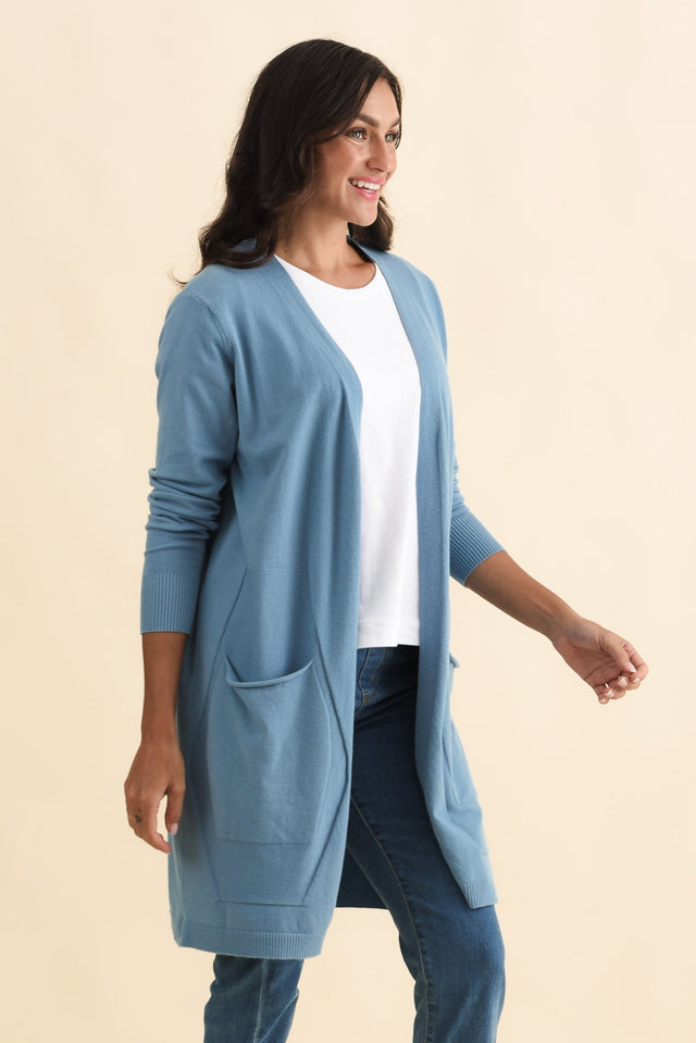 alt text|model:Brontie image 4