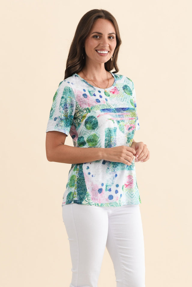 Masie Green Motif Top,Brunette model,alt text|model:MJ image 4