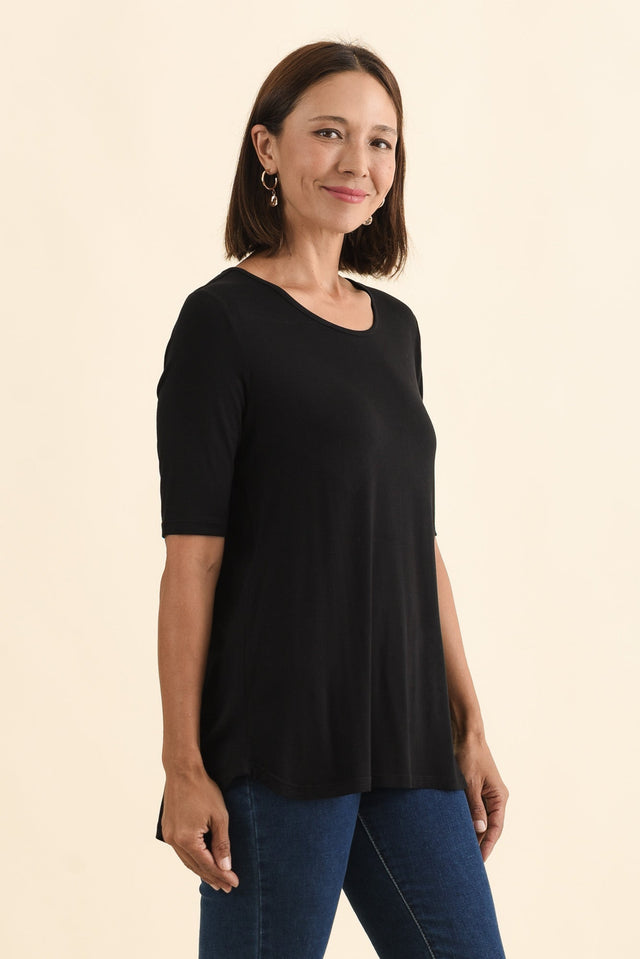 Maya Black Half Sleeve Tee,Brunette model,alt text|model:Cara image 5