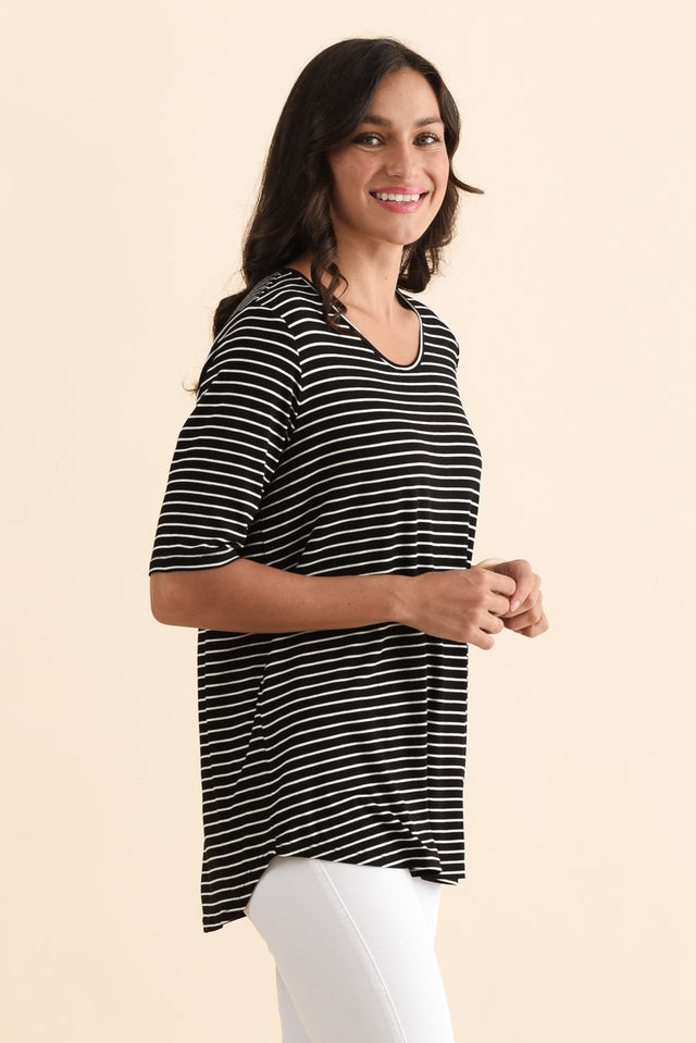 Maya Black Stripe Half Sleeve Tee,Brunette model,alt text|model:Brontie image 4