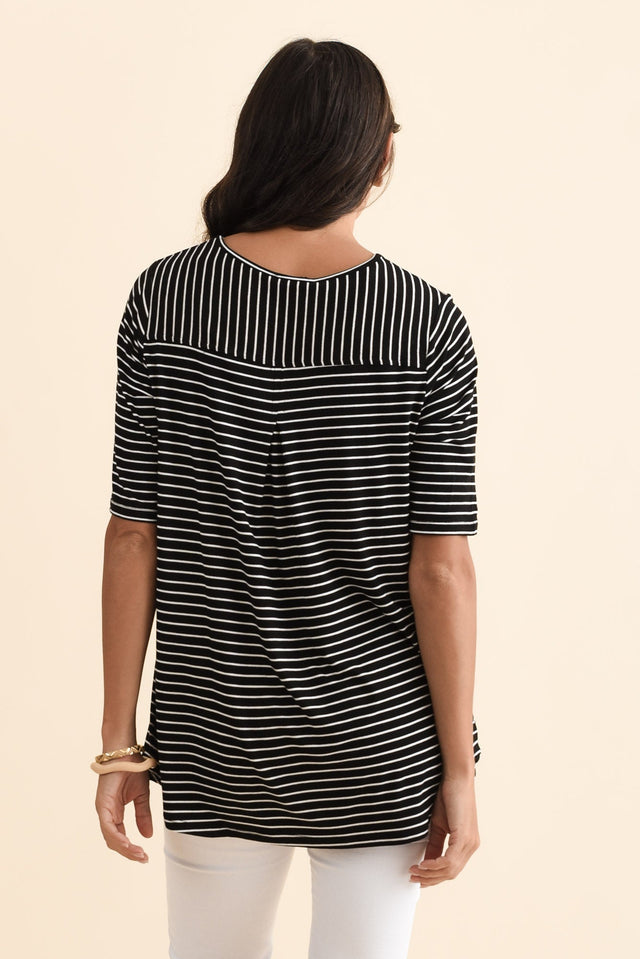 Maya Black Stripe Half Sleeve Tee,Brunette model,alt text|model:Brontie image 5