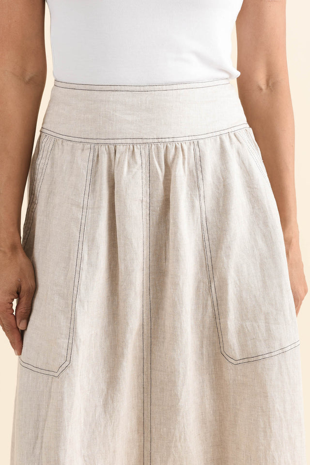 Mayan Natural Contrast Linen Pocket Skirt,Detail,Brunette model,alt text|model:Cara image 5