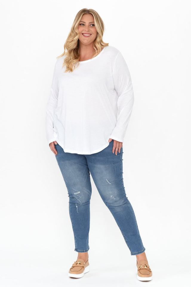 alt text|model:Caitlin image 9