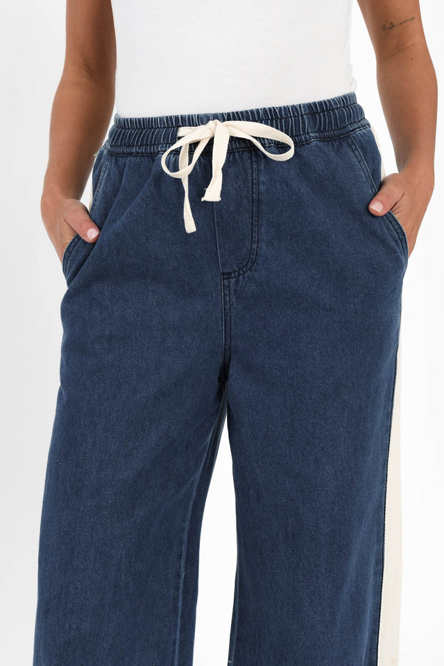 alt text|model:Brontie image 6