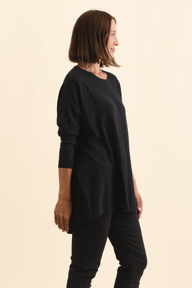 alt text|model:Cara image 3