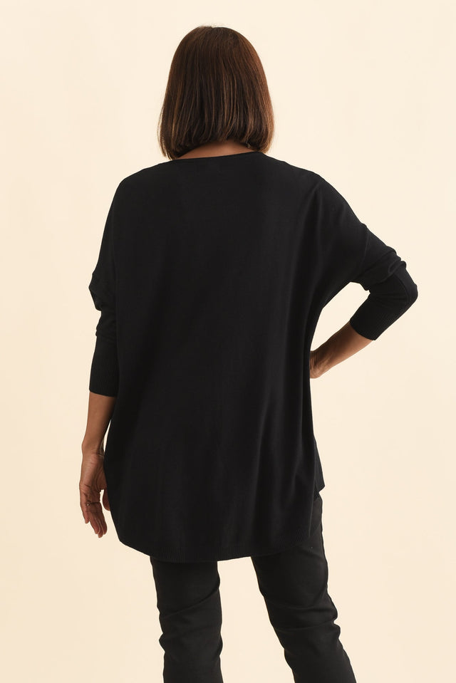 alt text|model:Cara image 4