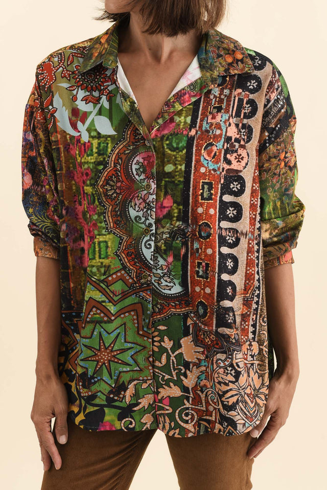 Meyer Green Abstract Cotton Shirt,Brunette model,alt text|model:Cara image 7