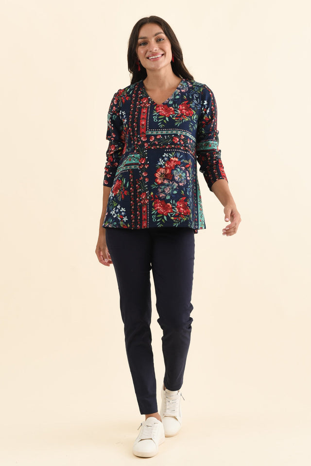 Miki Navy Floral Top,Brunette model,alt text|model:Brontie image 7
