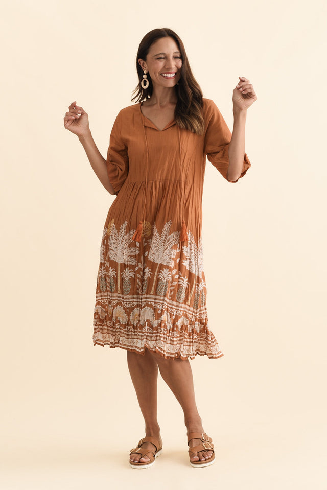 Mila Brown Beach Crinkle Cotton Dress,Brunette model,alt text|model:Cara image 3