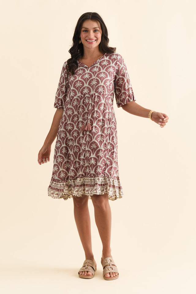 Mila Taupe Palm Crinkle Cotton Dress,Brunette model,alt text|model:Brontie image 3