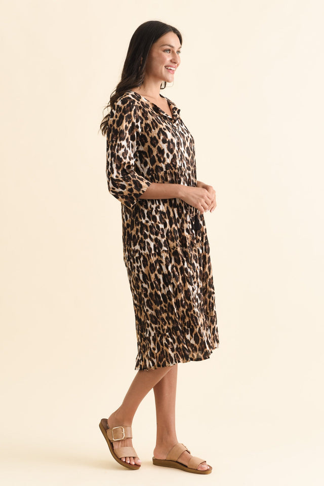 alt text|model:Brontie image 4