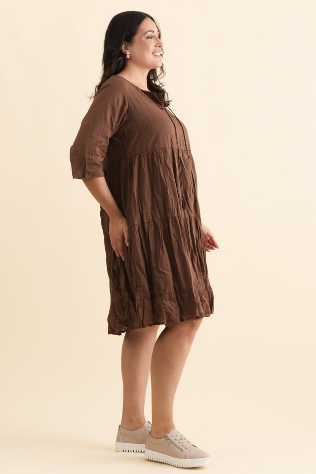 alt text|model:Emilia image 11