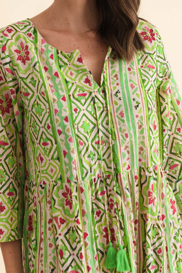 alt text|model:MJ image 7