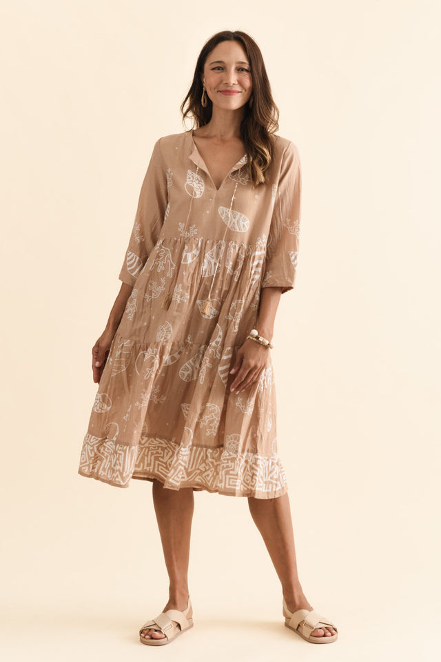 Milana Mocha Seashell Crinkle Cotton Dress,Brunette model,alt text|model:Cara image 4