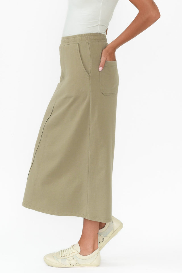 alt text|model:Brontie image 5