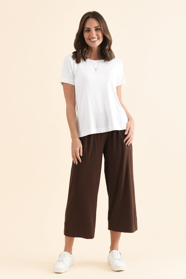 Minelli White Bamboo Tee,Full Body,Brunette model,alt text|model:MJ image 6
