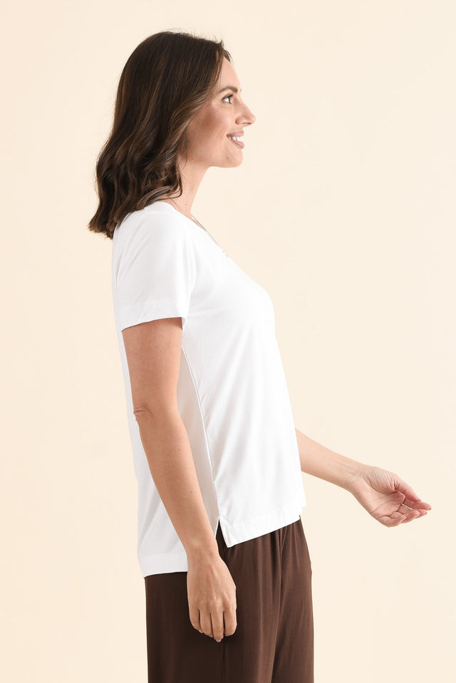 Minelli White Bamboo Tee,Side,Brunette model,alt text|model:MJ image 3
