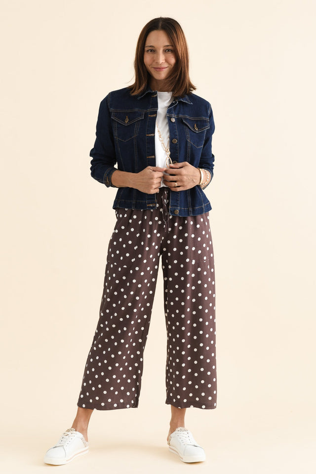 Minnelli Chocolate Spot Linen Cotton Pants,brunette model,Full Outfit,alt text|model:Cara
