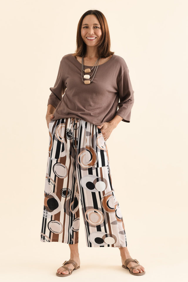 Minnelli Tan Geo Linen Cotton Pants,brunette model,Full Outfit,alt text|model:Cara image 6