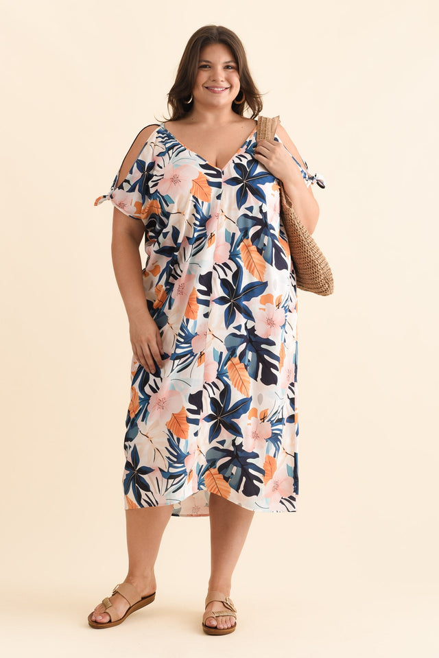 plus-size,curve-dresses,plus-size-maxi-dresses,curve-kaftans,plus-size-summer-dresses,alt text|model:Gabby