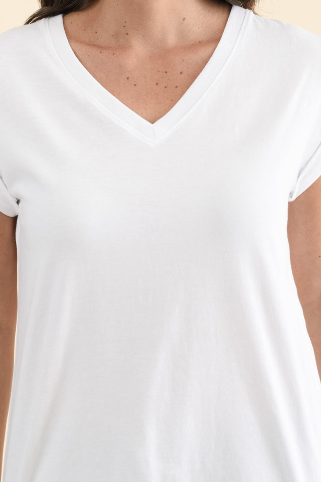Monte White Cotton Vee Tee,Detail,Brunette model,alt text|model:MJ image 6