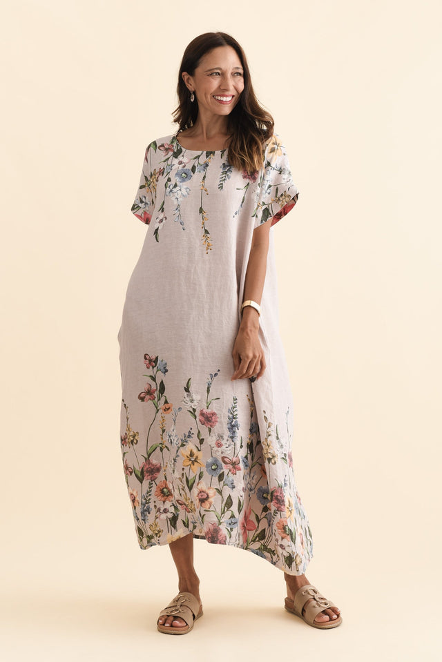 alt text|model:Cara image 8