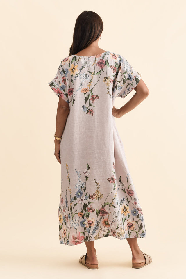 alt text|model:Cara image 6