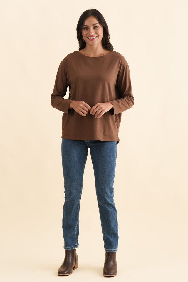 Moya Chocolate Hi Lo Top,Brunette model,alt text|model:Brontie image 8