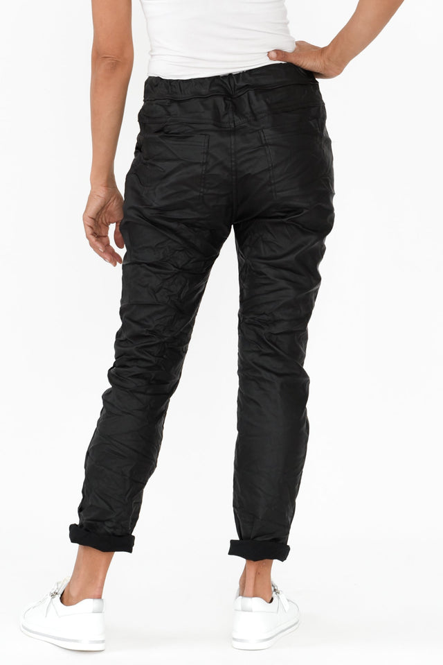 alt text|model:Cara image 5