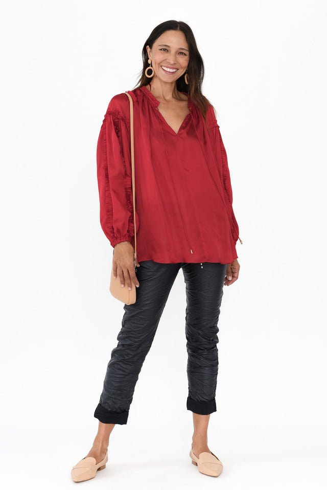 alt text|model:Cara image 3