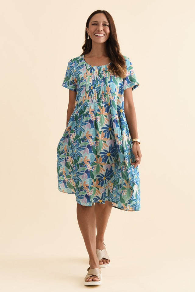 alt text|model:Cara image 1