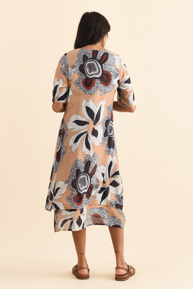 alt text|model:Brontie image 5