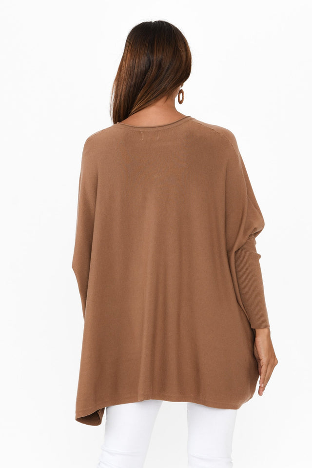 alt text|model:Cara image 6