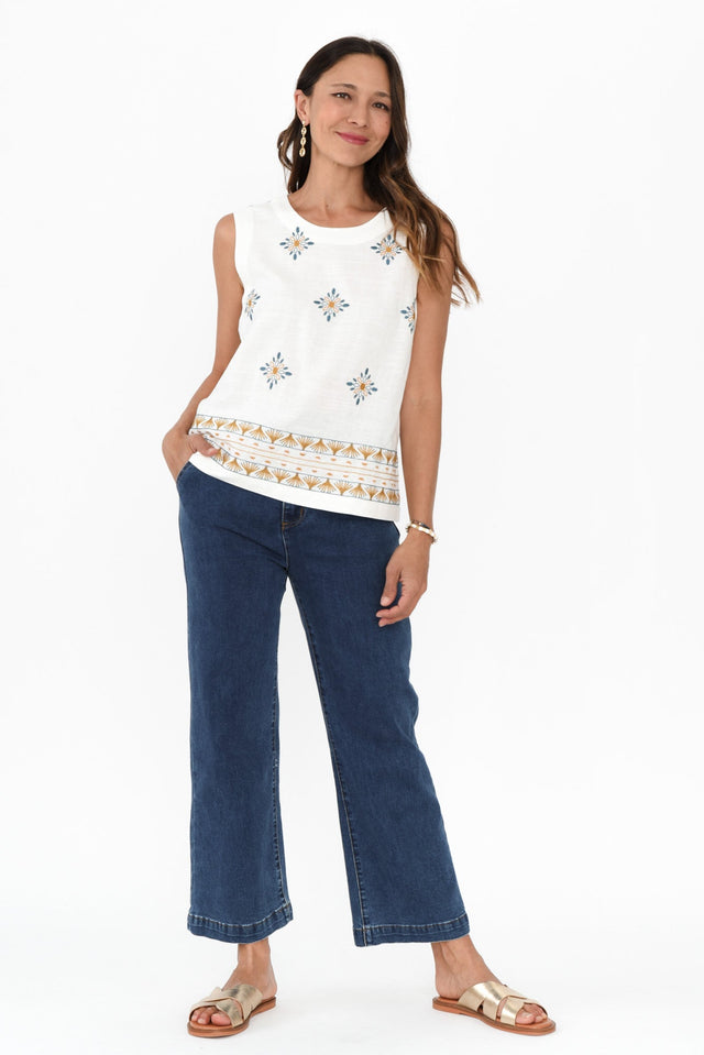 alt text|model:Cara image 8